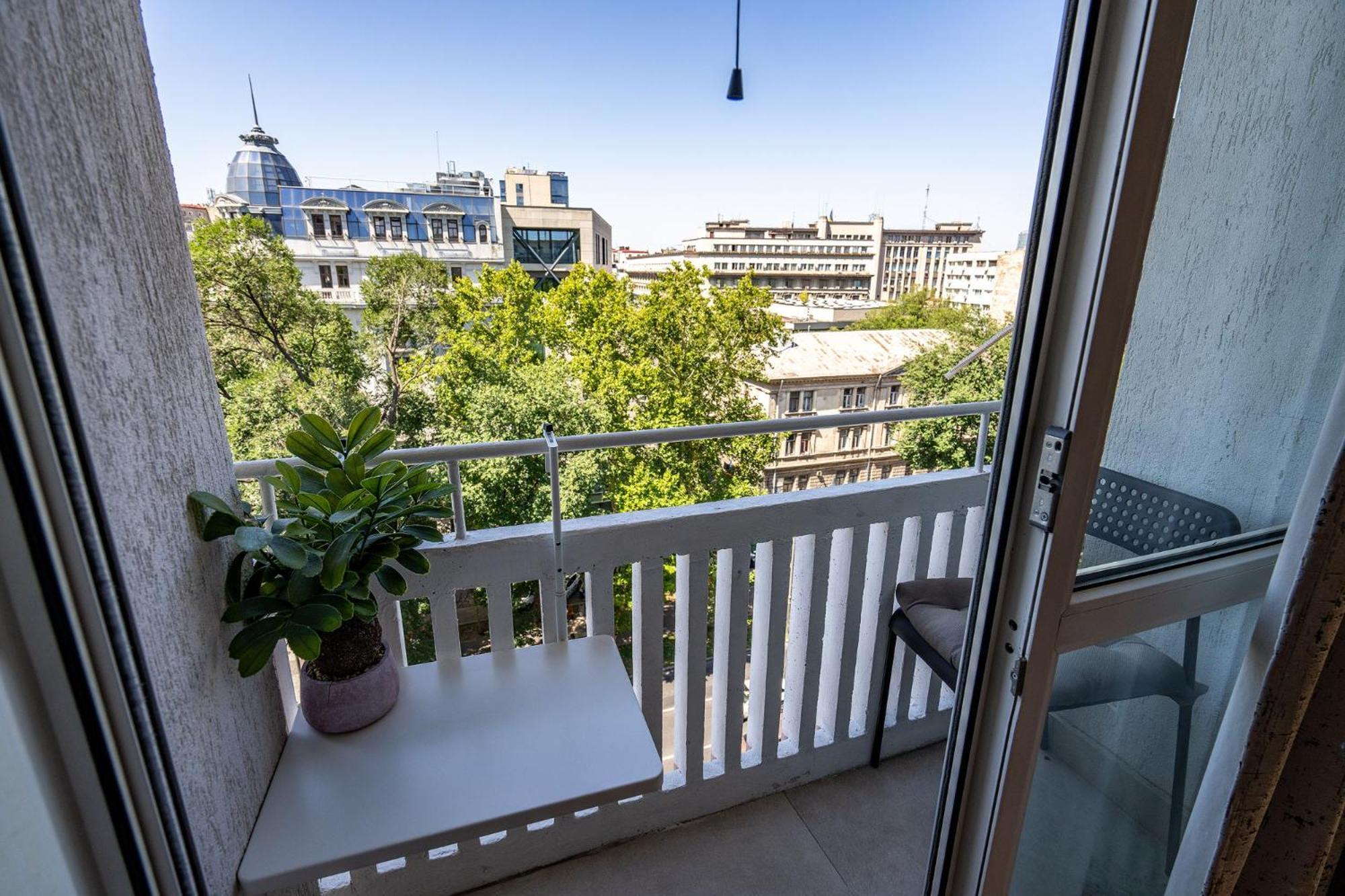 Romana Vibe Elegance In The Heart Of The City Bukarest Exterior foto